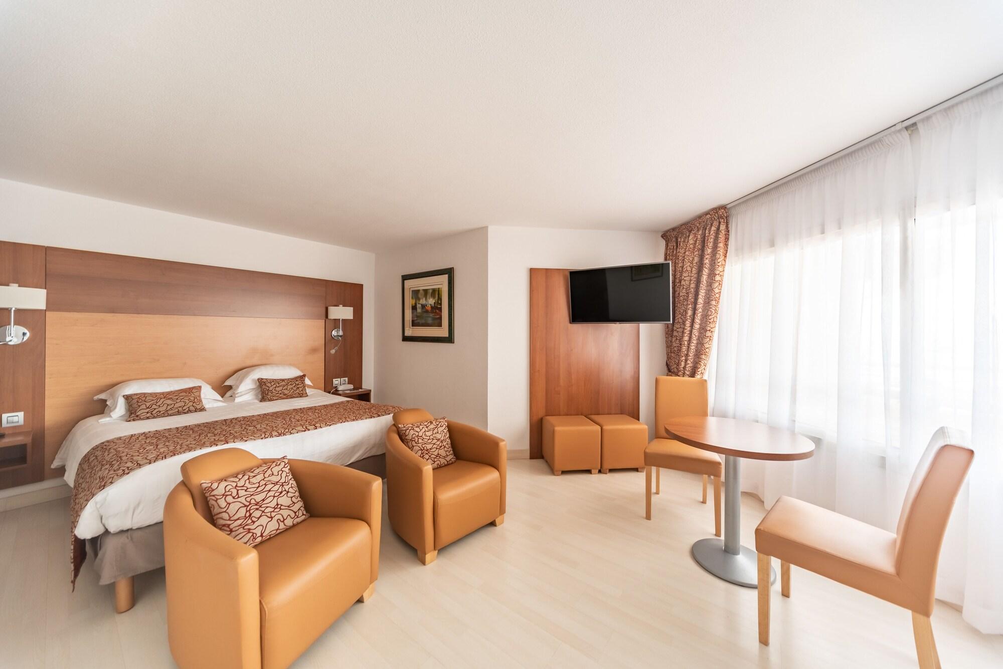 Mercure Saint Raphael Centre Plage Exterior photo